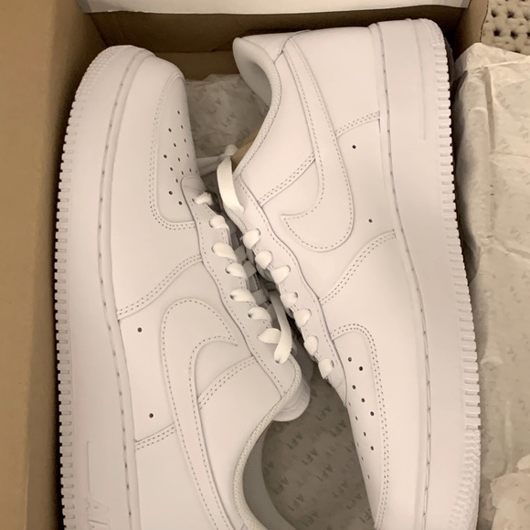 NIB White/White Nike Air Force 1 ‘07 Size 11.0 US - Picture 6 of 9